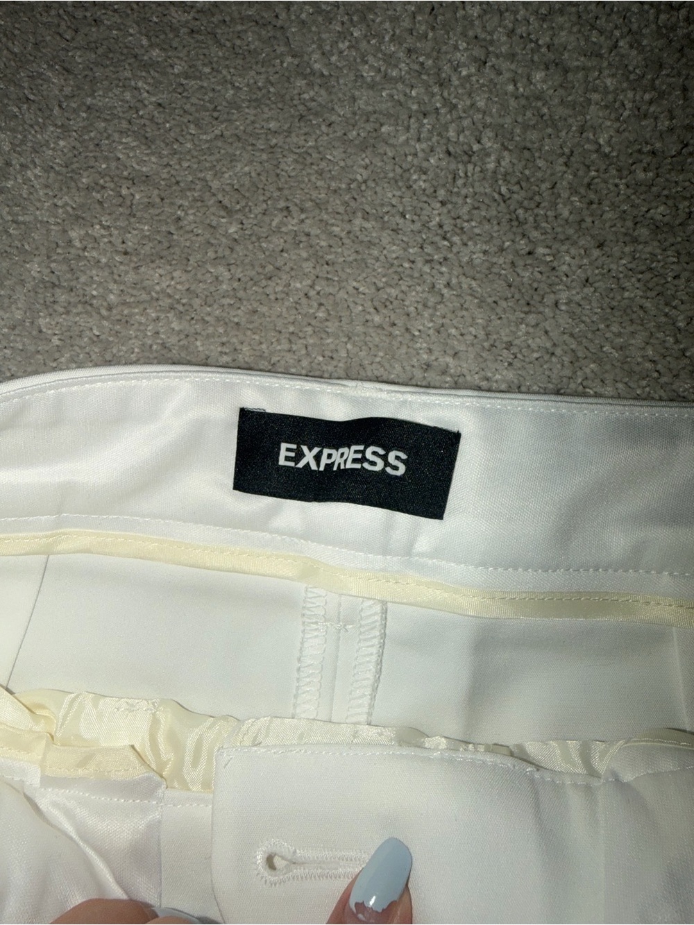 Express White High-Waist Belted Women’s Shorts - Picture 2 of 3